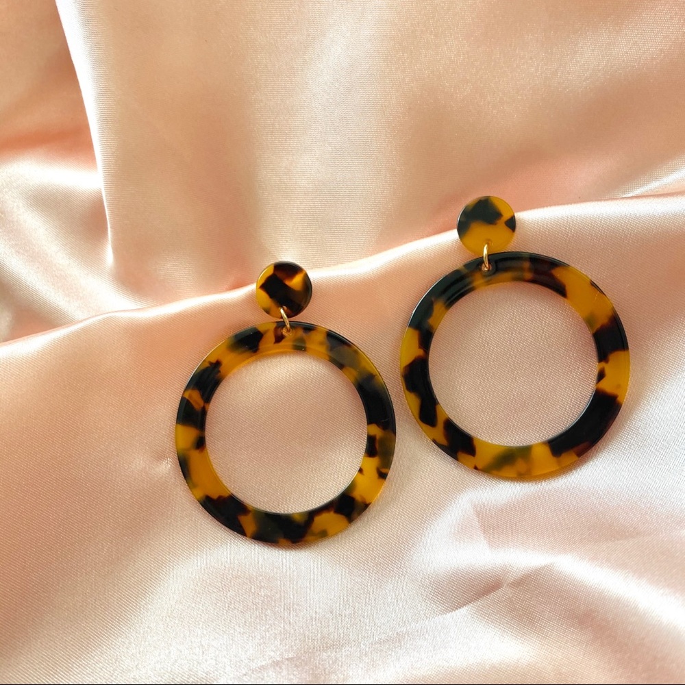 Tortoise Shell Circle Drop Earrings - Picture 1 of 4